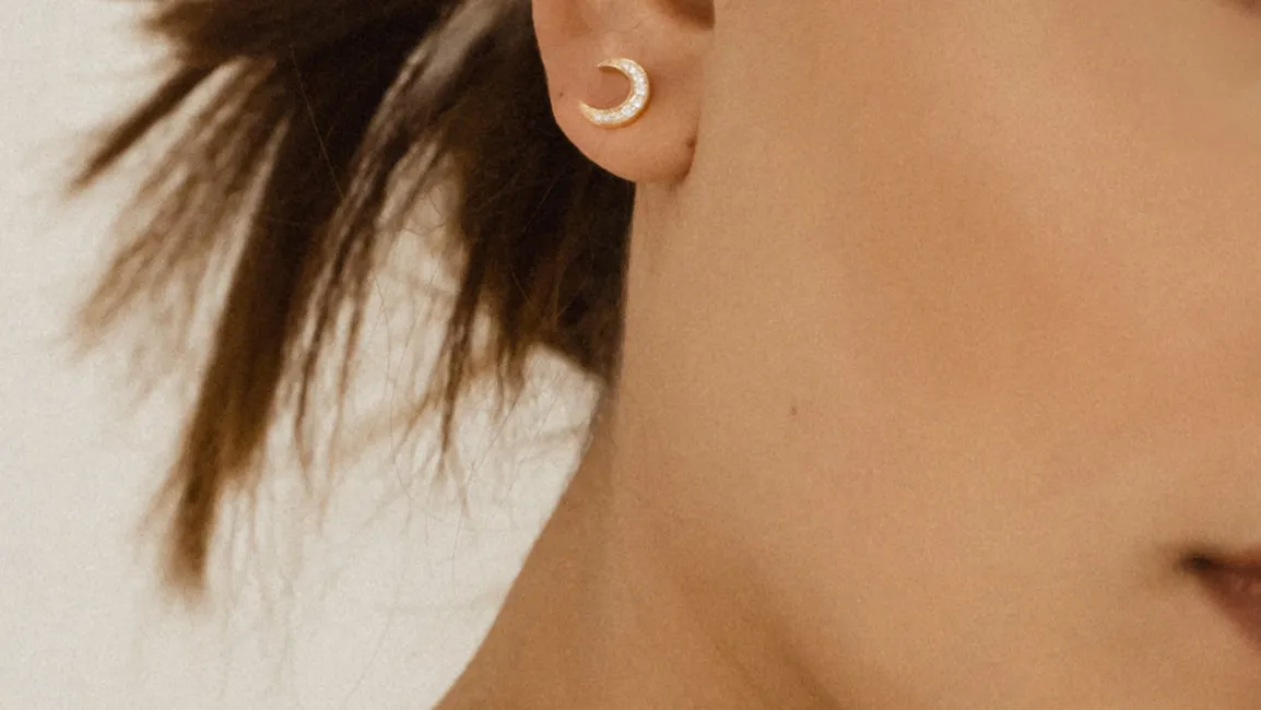 14K H-I/SI Crescent Moon Studs