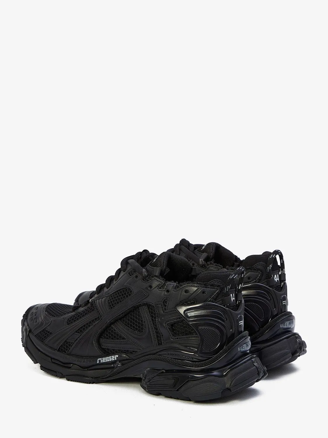 LOW RUNNER BLACK TRAINER