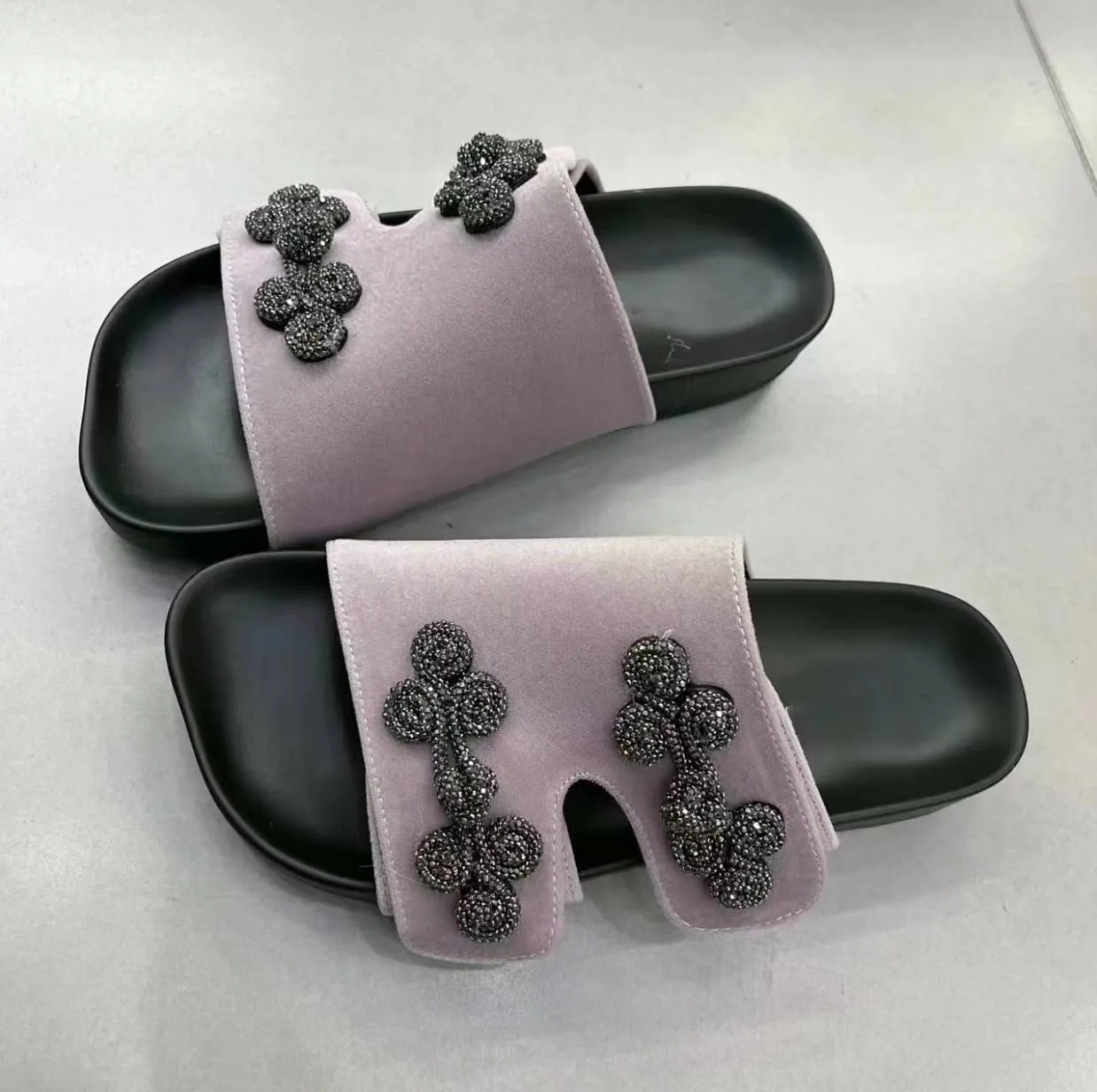 New Soft-soled Slippers