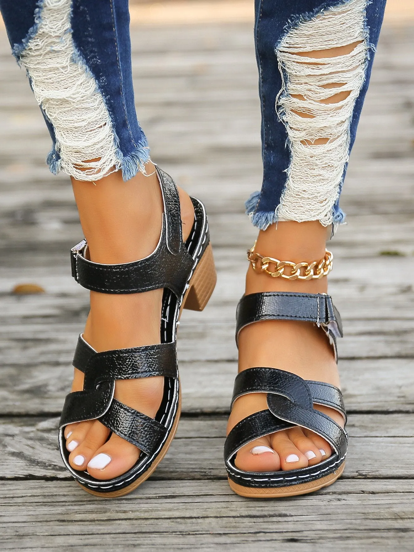Open-toe criss-cross strap sandals