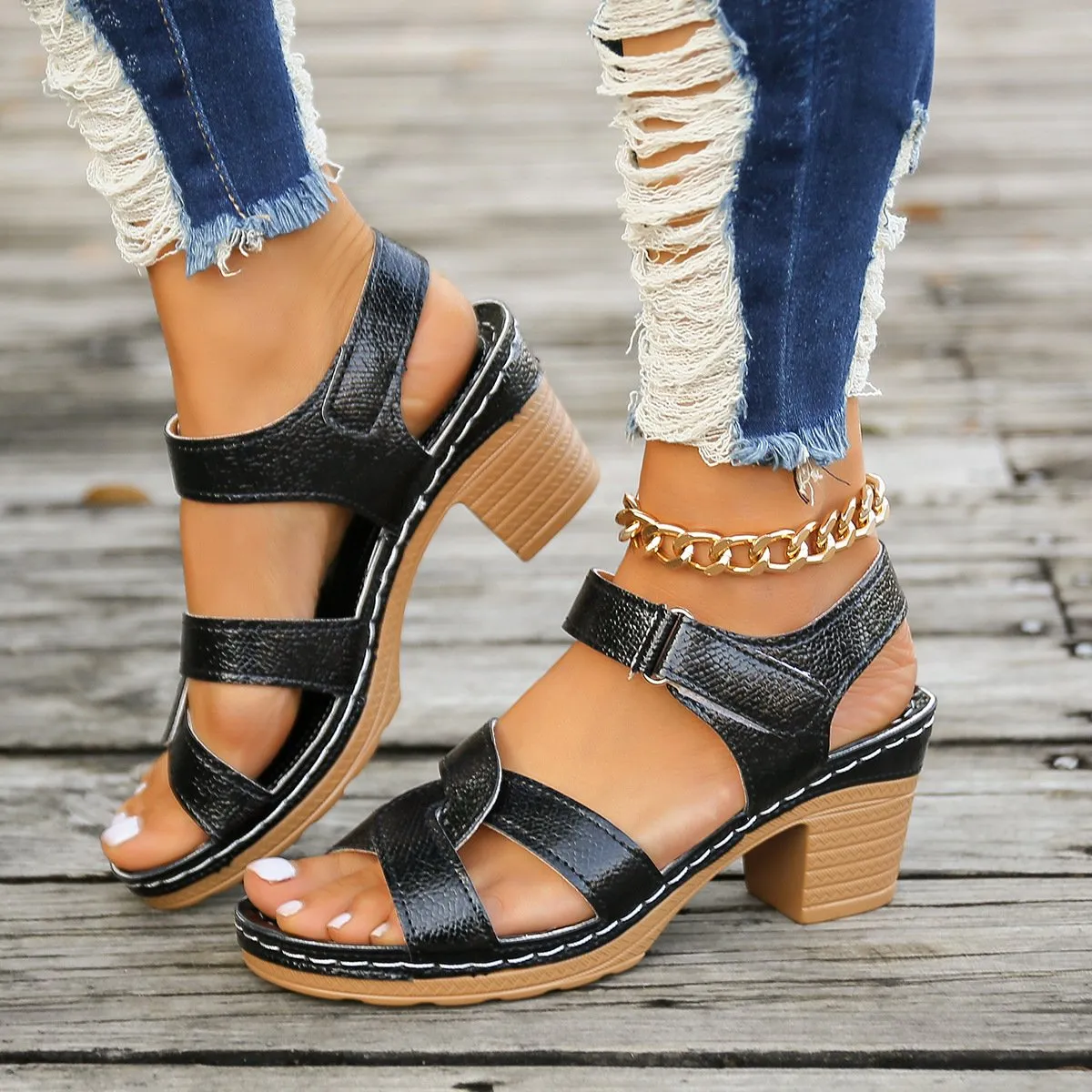 Open-toe criss-cross strap sandals
