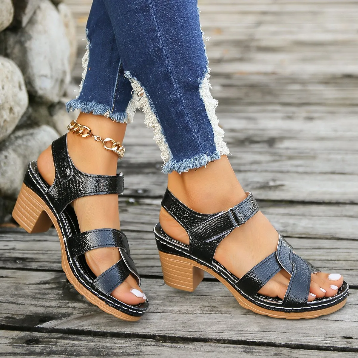Open-toe criss-cross strap sandals