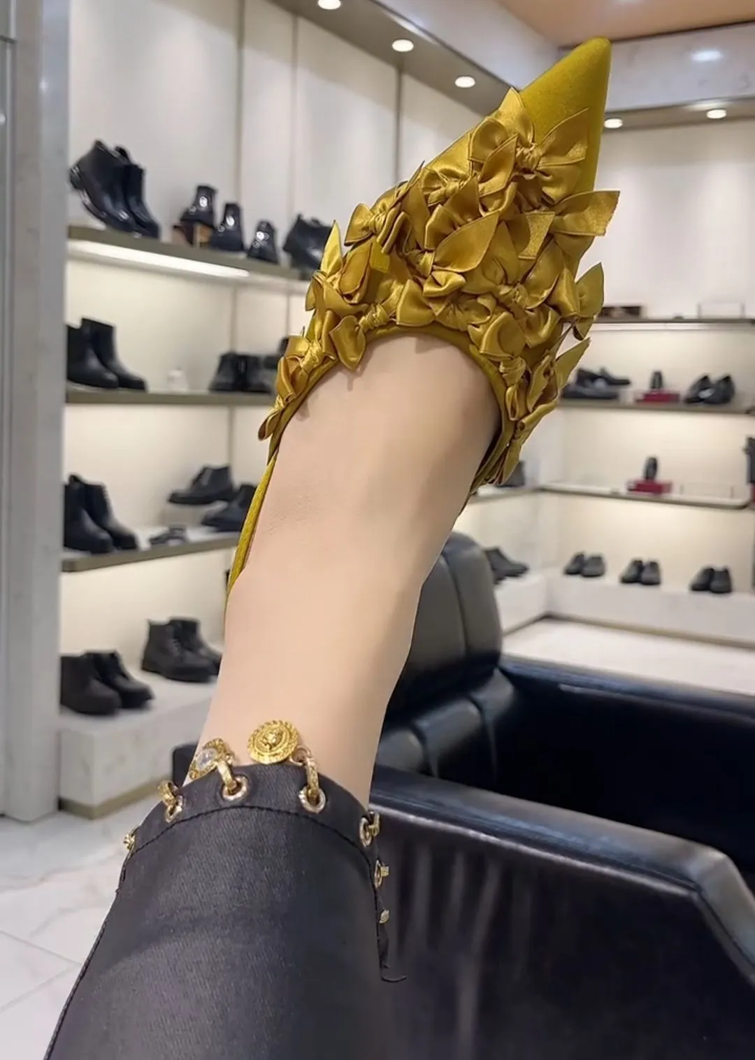 Silk bow pointed toe shoes